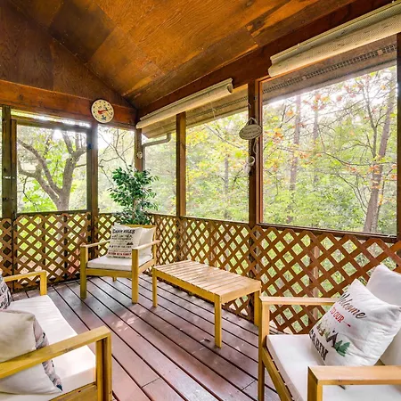 Pet-Friendly Sevierville Rental With Private Hot Tub